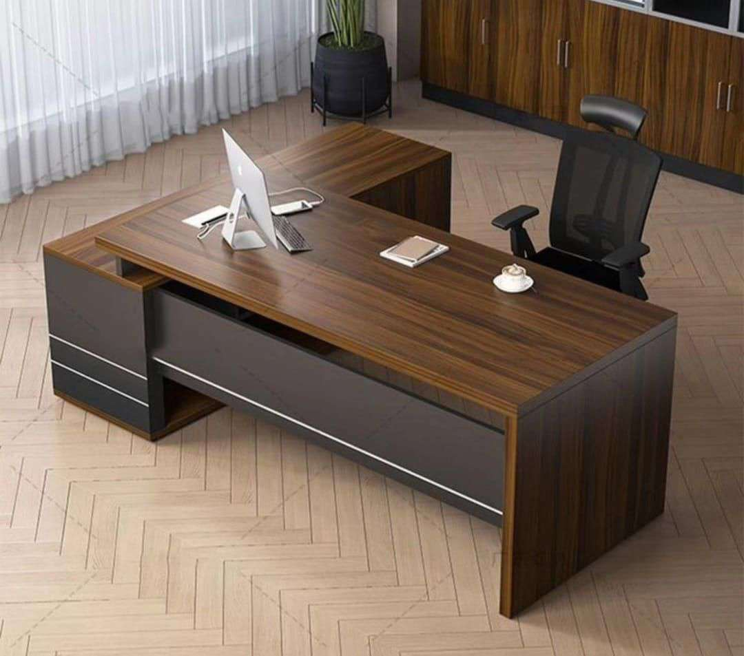 Office Table 07 by Fordel